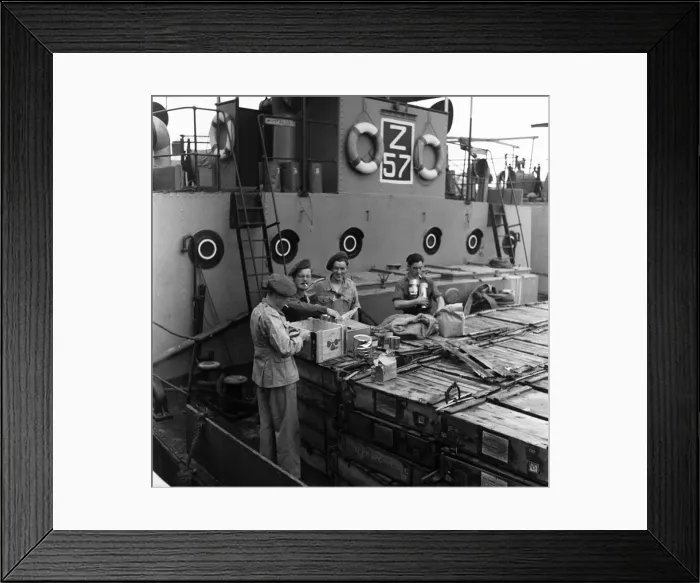 Framed Print : A series of pictures on the conflict in Palestine. Circa 1948 Framed Print : A series of pictures on the conflict in Palestine. Circa 1948