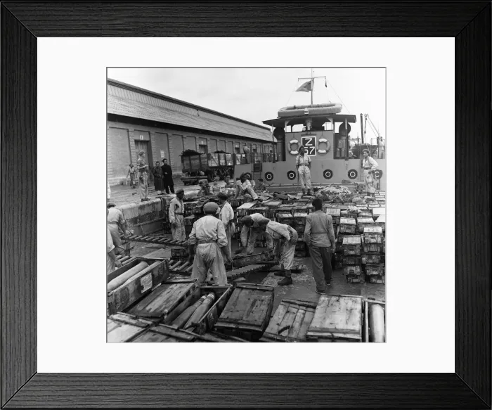 Framed Print : A series of pictures on the conflict in Palestine. Circa 1948 Framed Print : A series of pictures on the conflict in Palestine. Circa 1948