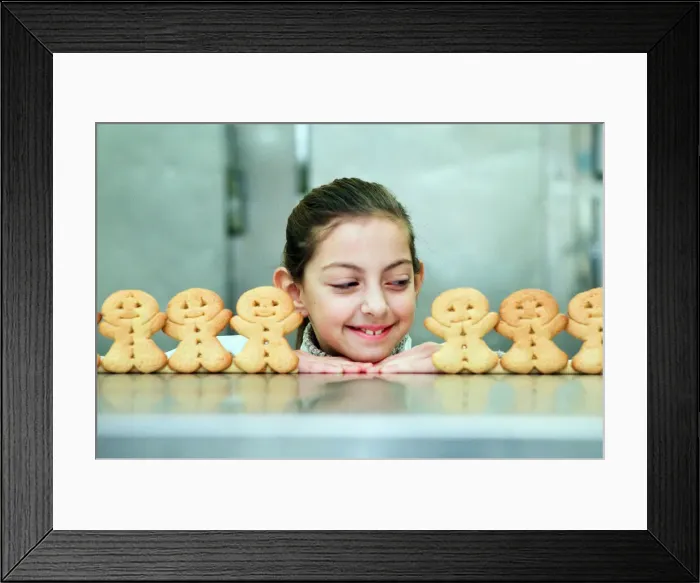 Framed Print : 9 year old Emma Bailey from South Shields, United Kingdom