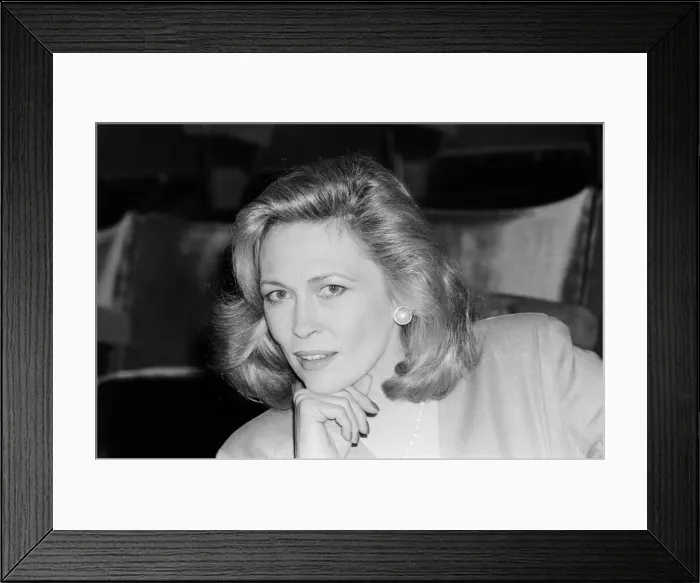 Framed Print : Faye Dunaway is set to star in a play at Londons Wyndham Theatre. 17th July 1986