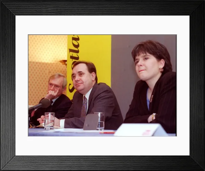Framed Print : Alex Salmond SNP press conference 10th March 1998 Central Hotel Glasgow after poll Framed Print : Alex Salmond SNP press conference 10th March 1998 Central Hotel Glasgow after poll
