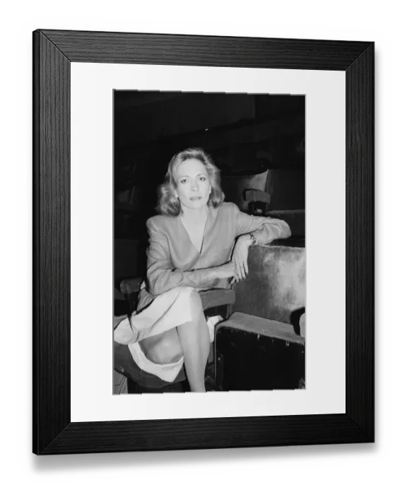 Framed Print : Faye Dunaway is set to star in a play at Londons Wyndham Theatre. 17th July 1986