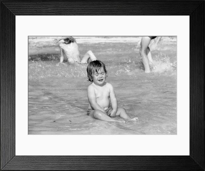 Framed Print : Martins Swimming Pool, Wokingham, Summer Weather Pix, June 1980 Framed Print : Martins Swimming Pool, Wokingham, Summer Weather Pix, June 1980