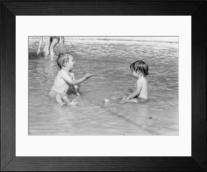 Framed Print : Martins Swimming Pool, Wokingham, Summer Weather Pix, June 1980 Framed Print : Martins Swimming Pool, Wokingham, Summer Weather Pix, June 1980