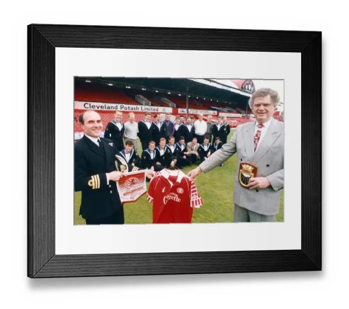 Framed Print : Middlesbroughs chairman, Colin Henderson, presents a set of shirts Framed Print : Middlesbroughs chairman, Colin Henderson, presents a set of shirts