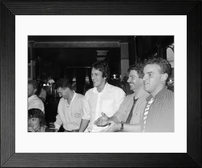 Framed Print : Football fans watching England in their semi-final match during the 1990 FIFA World Cup Framed Print : Football fans watching England in their semi-final match during the 1990 FIFA World Cup