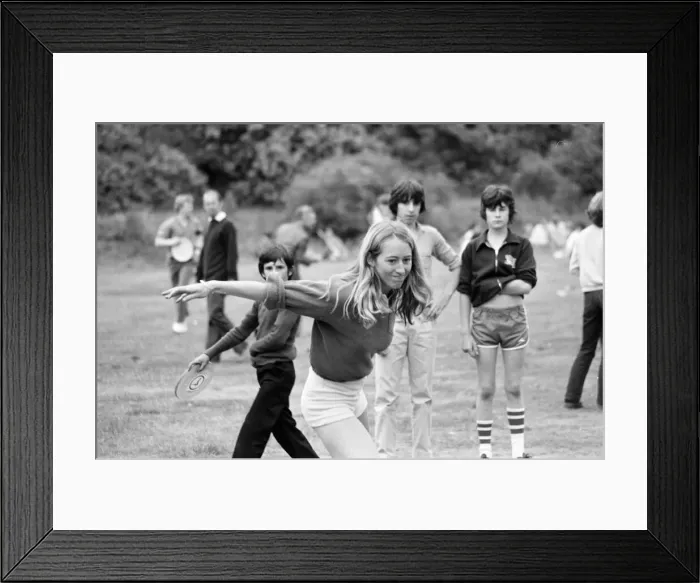 Framed Print : Bracknell Frisbee Festival, Berkshire, June 1980 Framed Print : Bracknell Frisbee Festival, Berkshire, June 1980