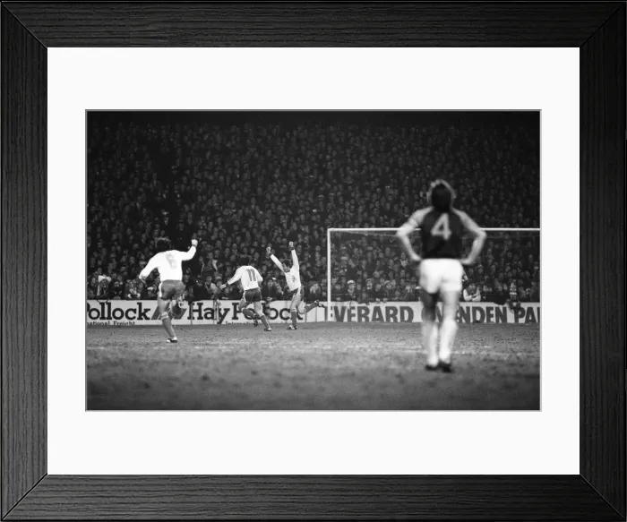 Framed Print : West Ham 1-4 Dinamo, Tbilisi, European Cup Winners Cup, Quarter final 1st Leg Framed Print : West Ham 1-4 Dinamo, Tbilisi, European Cup Winners Cup, Quarter final 1st Leg