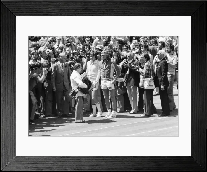 Framed Print : Wimbledon Tennis Championships 1977, Mens Final, Centre Court, Wimbledon Framed Print : Wimbledon Tennis Championships 1977, Mens Final, Centre Court, Wimbledon