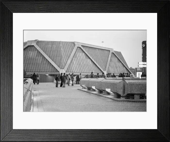 Framed Print : The Hexagon, a multi-purpose theatre and arts venue in Reading, Berkshire, England Framed Print : The Hexagon, a multi-purpose theatre and arts venue in Reading, Berkshire, England
