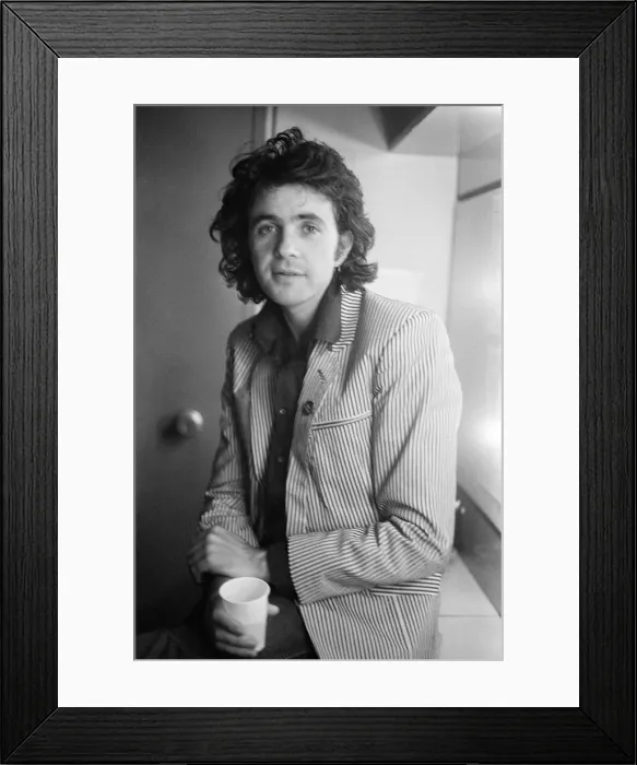 Framed Print : David Essex, singer relaxes before concert at The Hexagon Theatre, Reading, Berkshire