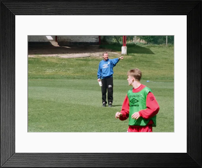 Framed Print : Manchester United in training. 12th May 1995 Framed Print : Manchester United in training. 12th May 1995