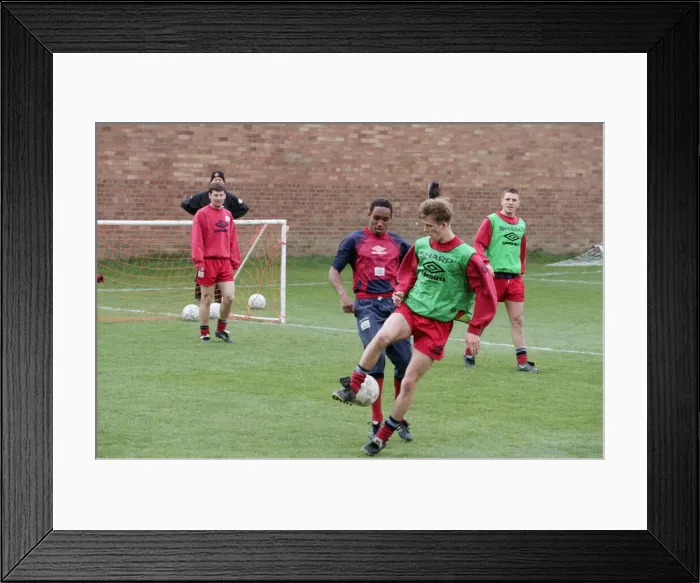 Framed Print : Manchester United in training. 12th May 1995 Framed Print : Manchester United in training. 12th May 1995