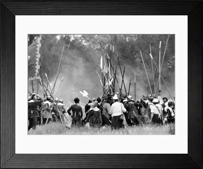 Framed Print : English Civil War, re-enactment, performed by The Sealed Knot, an educational charity Framed Print : English Civil War, re-enactment, performed by The Sealed Knot, an educational charity