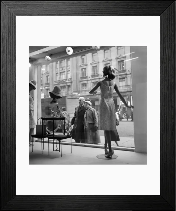 Framed Print : Whos the dummy? Window shopping in Oxford Street, London. 1960 Framed Print : Whos the dummy? Window shopping in Oxford Street, London. 1960
