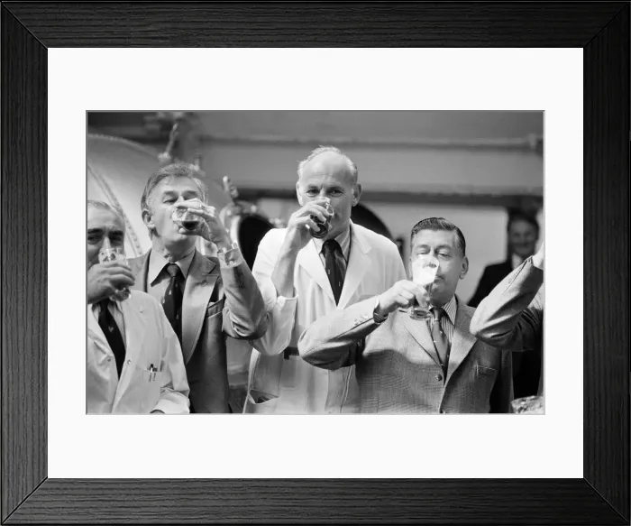 Framed Print : Last brew at Courage, Barclay, Simonds & Co Ltd Brewery, Reading, June 1980 Framed Print : Last brew at Courage, Barclay, Simonds & Co Ltd Brewery, Reading, June 1980