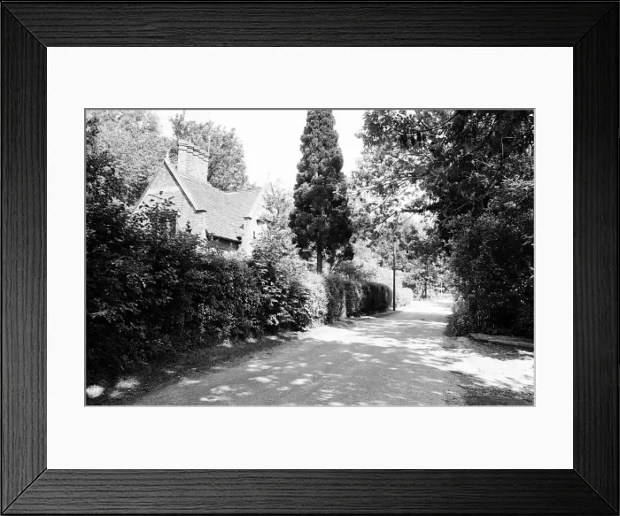 Framed Print : Caversham, Reading, Berkshire, England, June 1980 Framed Print : Caversham, Reading, Berkshire, England, June 1980
