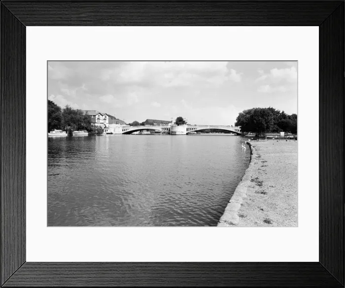 Framed Print : River Thames, Caversham, Reading, Berkshire, England, June 1980 Framed Print : River Thames, Caversham, Reading, Berkshire, England, June 1980