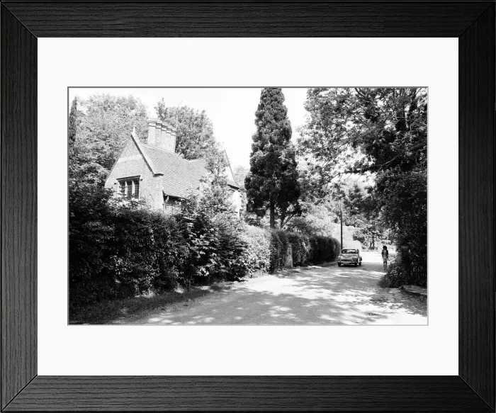 Framed Print : Caversham, Reading, Berkshire, England, June 1980 Framed Print : Caversham, Reading, Berkshire, England, June 1980