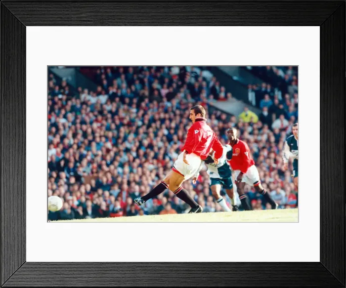 Framed Print : Manchester United 2-2 Liverpool, Premier League match at Old Trafford Framed Print : Manchester United 2-2 Liverpool, Premier League match at Old Trafford