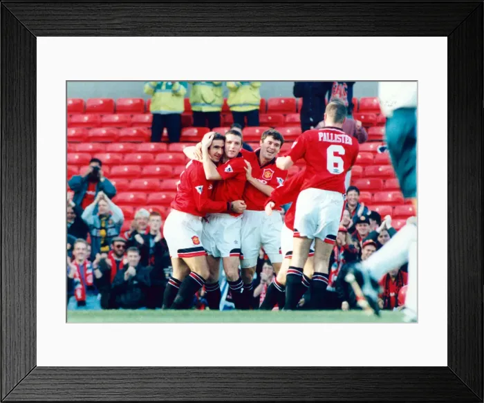 Framed Print : Manchester United 2-2 Liverpool, Premier League match at Old Trafford Framed Print : Manchester United 2-2 Liverpool, Premier League match at Old Trafford