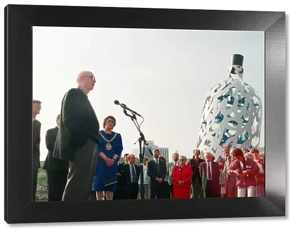 The launch of the sculpture Bottle of Notes, a piece of public art by Claes