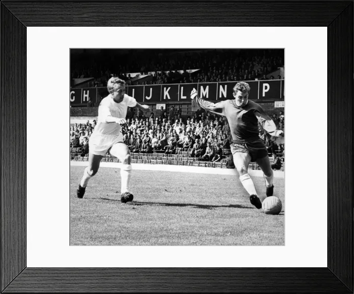 Framed Print : Denis Thwaites, Birmingham City Football Player in action against Preston at Deepdale