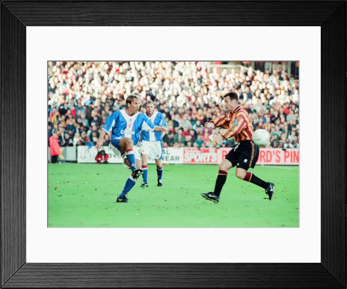 Framed Print : Bradford 2-2 Middlesbrough, League Division One match at Valley Parade Framed Print : Bradford 2-2 Middlesbrough, League Division One match at Valley Parade