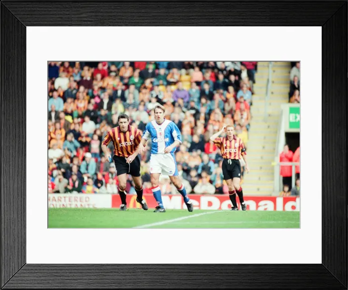 Framed Print : Bradford 2-2 Middlesbrough, League Division One match at Valley Parade