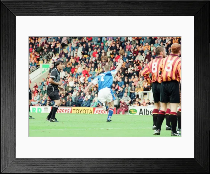 Framed Print : Bradford 2-2 Middlesbrough, League Division One match at Valley Parade Framed Print : Bradford 2-2 Middlesbrough, League Division One match at Valley Parade