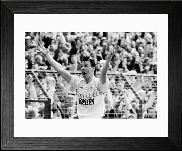 Framed Print : Tottenham 4-1 Watford, FA Cup semi final match at Villa Park, Saturday 11th April 1987 Framed Print : Tottenham 4-1 Watford, FA Cup semi final match at Villa Park, Saturday 11th April 1987