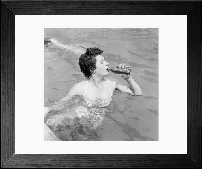 Framed Print : Hot Weather Scenes, Oasis Swimming Pool, Holborn, London, 12th May 1954 Framed Print : Hot Weather Scenes, Oasis Swimming Pool, Holborn, London, 12th May 1954