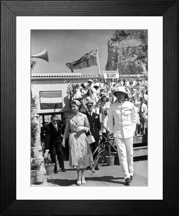 Framed Print : Queen Elizabeth II and the Duke of Edinburgh on a visit to Gibraltar