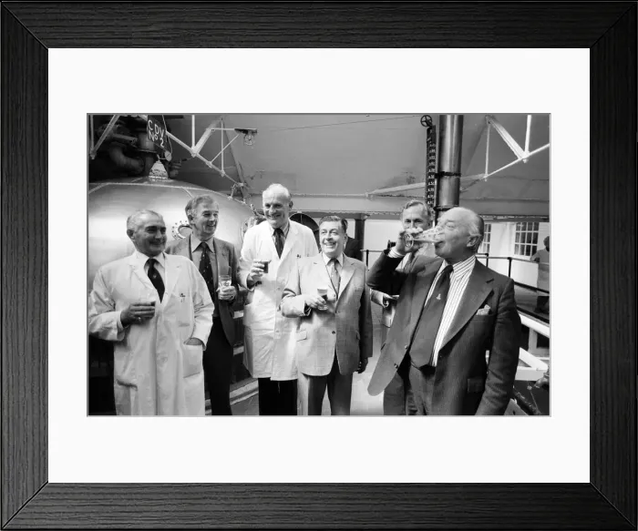 Framed Print : Last brew at Courage, Barclay, Simonds & Co Ltd Brewery, Reading, June 1980 Framed Print : Last brew at Courage, Barclay, Simonds & Co Ltd Brewery, Reading, June 1980