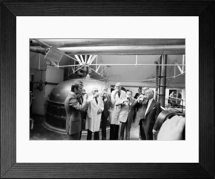 Framed Print : Last brew at Courage, Barclay, Simonds & Co Ltd Brewery, Reading, June 1980