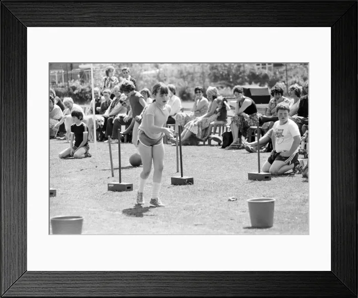 Framed Print : Sports Day at Keep Hatch Primary School, Wokingham, July 1980 Framed Print : Sports Day at Keep Hatch Primary School, Wokingham, July 1980