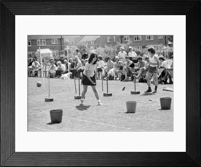 Framed Print : Sports Day at Keep Hatch Primary School, Wokingham, July 1980 Framed Print : Sports Day at Keep Hatch Primary School, Wokingham, July 1980