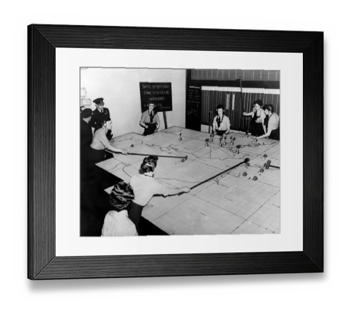 Framed Print : Lord Dowding revisits Battle of Britain Operations room Framed Print : Lord Dowding revisits Battle of Britain Operations room