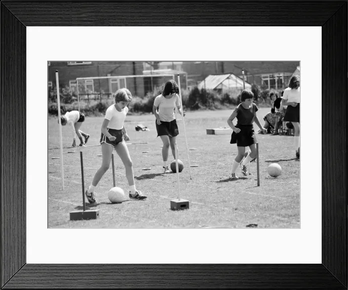 Framed Print : Sports Day at Keep Hatch Primary School, Wokingham, July 1980 Framed Print : Sports Day at Keep Hatch Primary School, Wokingham, July 1980