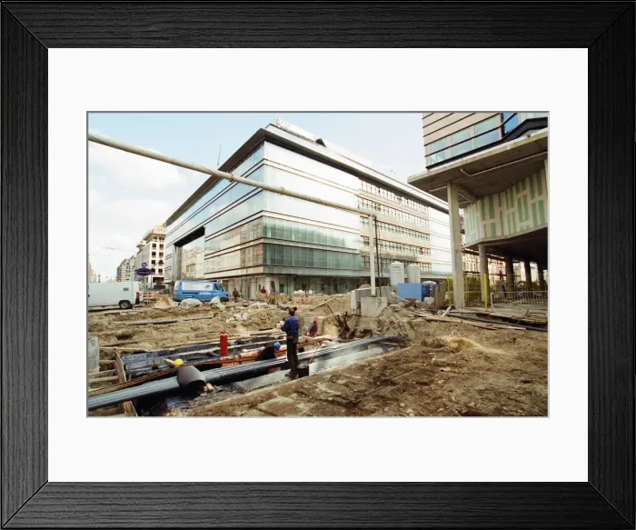 Framed Print : Construction Work, East Berlin, Germany, 7th April 1995 Framed Print : Construction Work, East Berlin, Germany, 7th April 1995