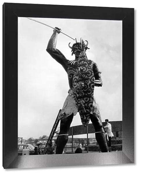A 35 foot figure of a Zulu warrior being erected at the entrance to Coventry Zoo Park