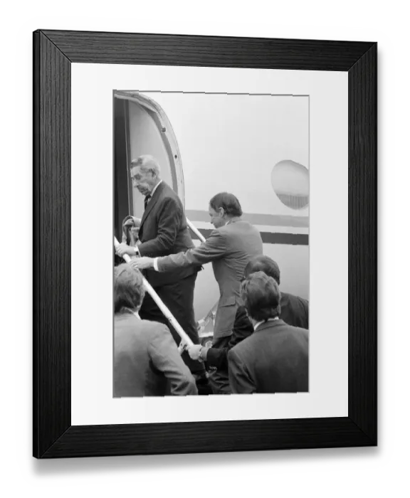 Framed Print : Frank Sinatra, pictured at London Gatwick Airport heading for Nice Framed Print : Frank Sinatra, pictured at London Gatwick Airport heading for Nice