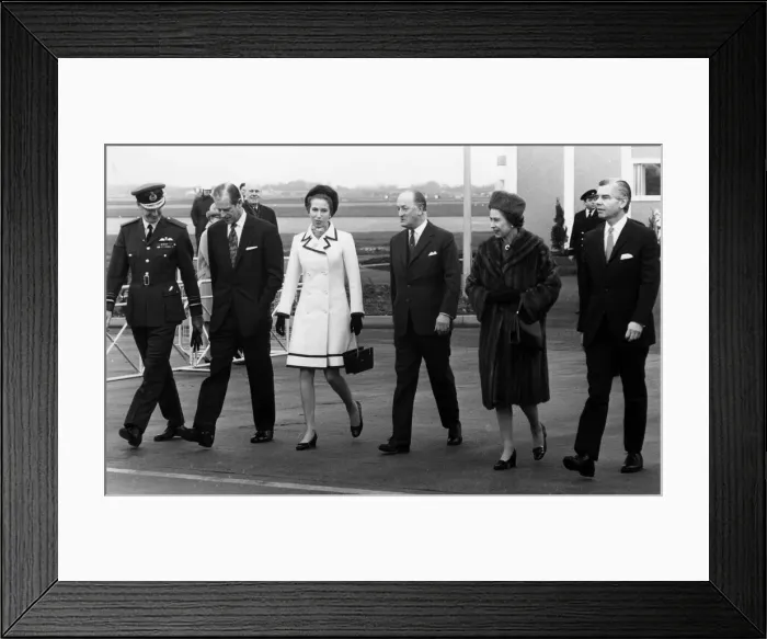 Framed Print : The Queen, Duke of Edinburgh and Princess Anne, at London Heathrow Airport