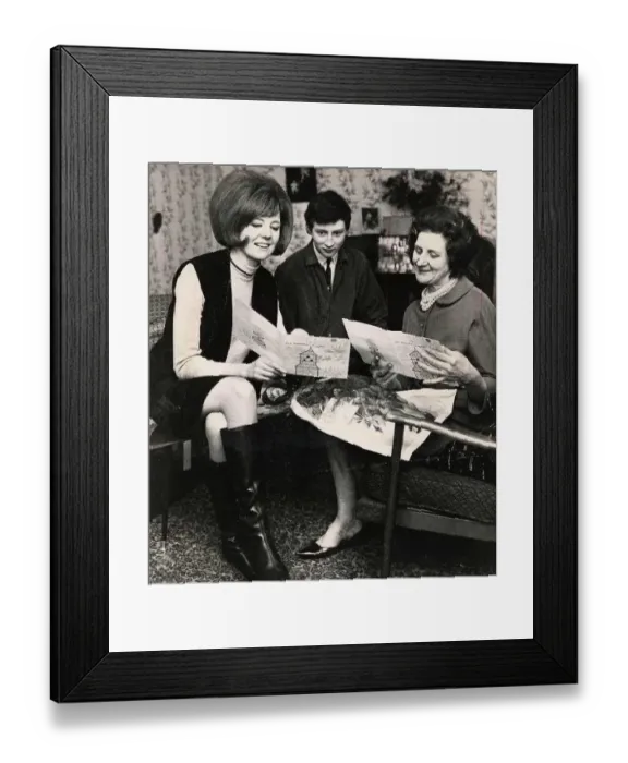 Framed Print : Singer and presenter Cilla Black with her brother and her mum at their home above George Framed Print : Singer and presenter Cilla Black with her brother and her mum at their home above George
