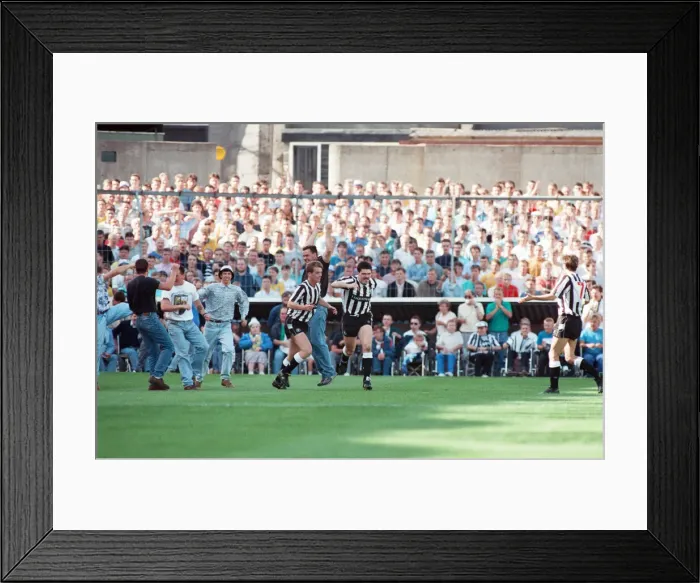 Framed Print : Newcastle United 5 -2 Leeds United, Second Division match held at St James Park