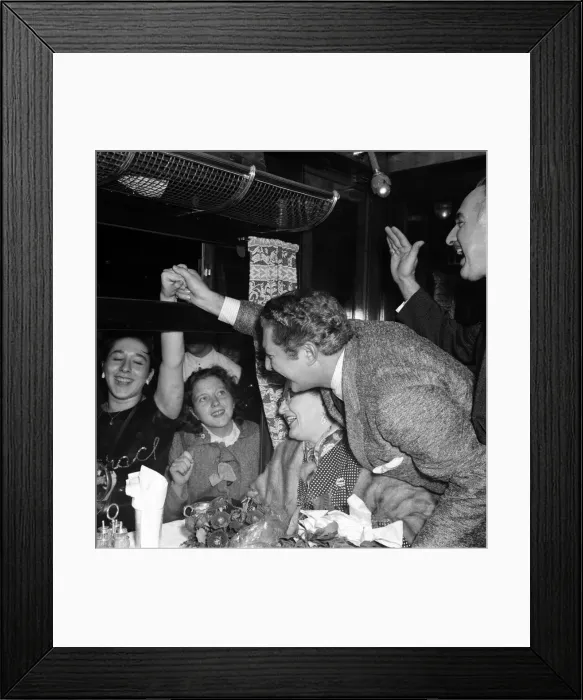 Framed Print : Liberace leaves Southampton cheered on by his fans. 15 year old Corinne Rodriguez of Framed Print : Liberace leaves Southampton cheered on by his fans. 15 year old Corinne Rodriguez of