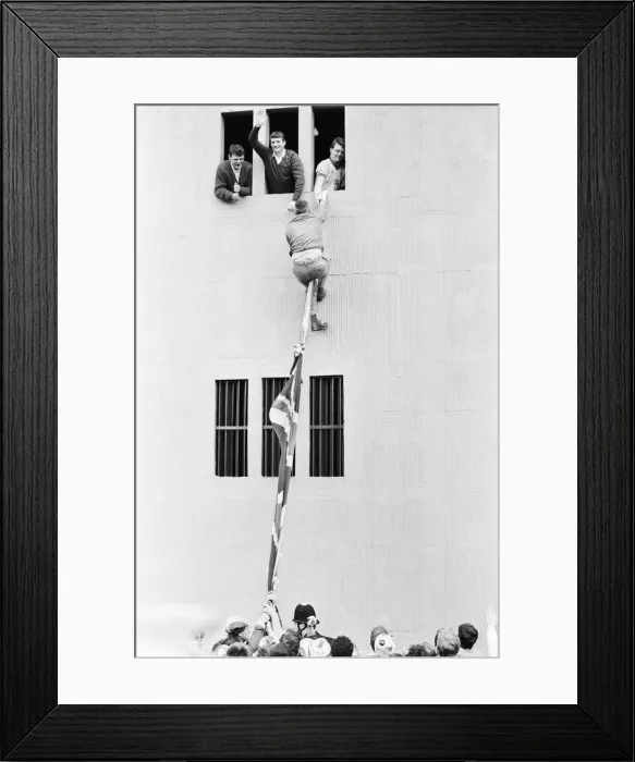 Framed Print : Liverpool 3-1 Everton, FA Cup Final, Wembley Stadium, London, Saturday Framed Print : Liverpool 3-1 Everton, FA Cup Final, Wembley Stadium, London, Saturday