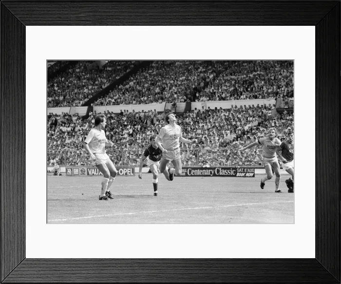 Framed Print : Everton 1-0 Coventry, Charity Shield football match at Wembley Stadium, London Framed Print : Everton 1-0 Coventry, Charity Shield football match at Wembley Stadium, London