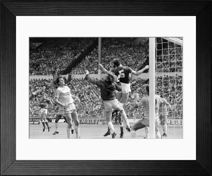 Framed Print : Everton 1-0 Coventry, Charity Shield football match at Wembley Stadium, London Framed Print : Everton 1-0 Coventry, Charity Shield football match at Wembley Stadium, London