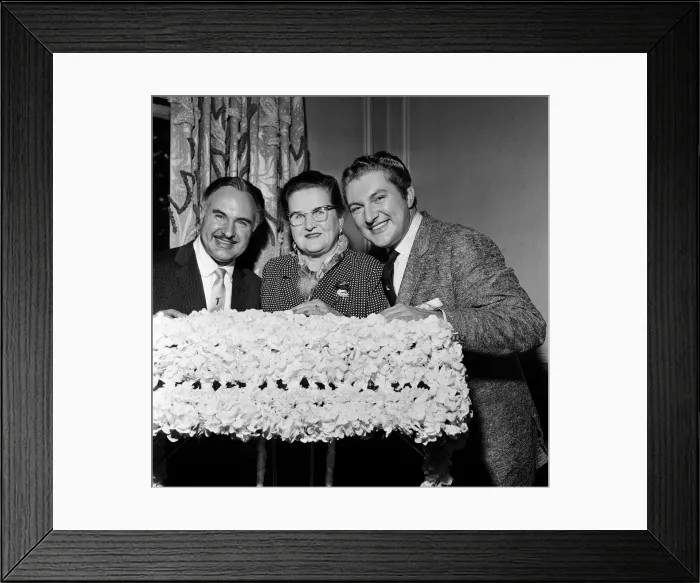 Framed Print : Liberace (right) with his brother George and his mother, during his visit to Southampton Framed Print : Liberace (right) with his brother George and his mother, during his visit to Southampton